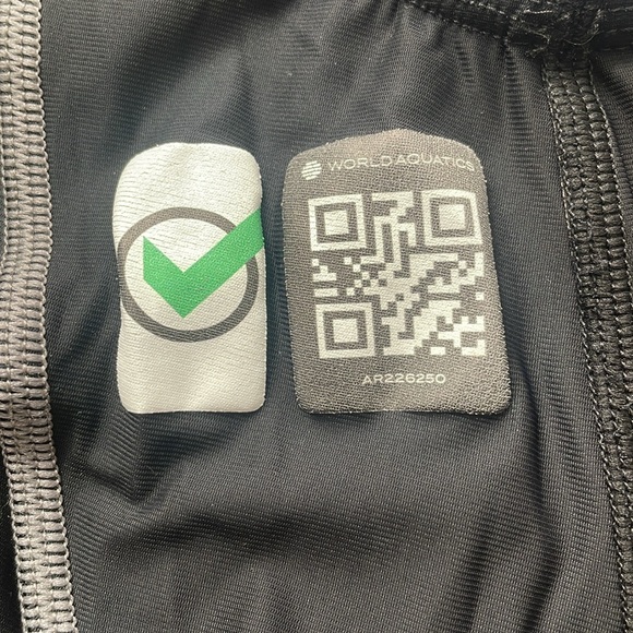 Arena women’s power skin tech suit - Picture 4 of 4